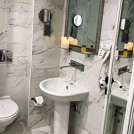 Хотел Atlantic - Free Parking 3*
