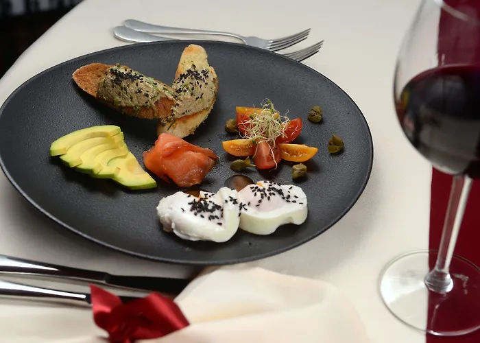 Отель Atlantic - Free Parking 3*